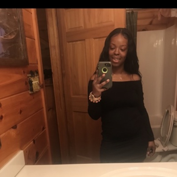 Meet your Posher, Gwen - Picture 1 of 1